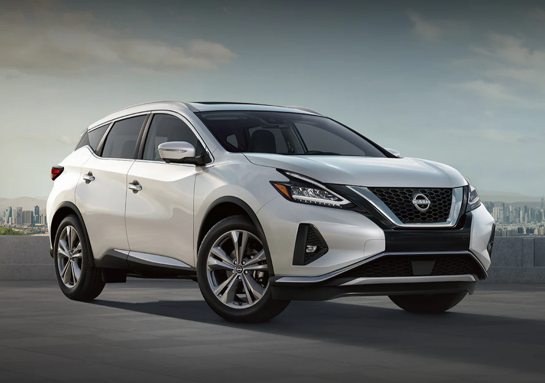 Used Nissan Murano in white side view